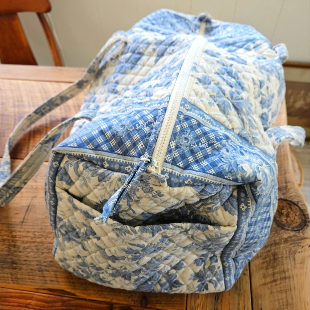 Vera Bradley: Retired Blue toile duffle